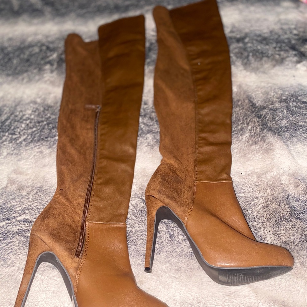 Knee high brown heeled boots - Picture 4 of 5